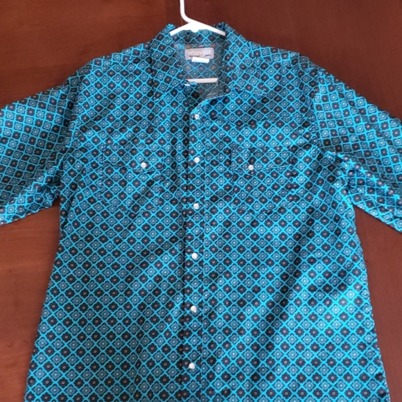 Mens Wrangler Pearl Snap shirt